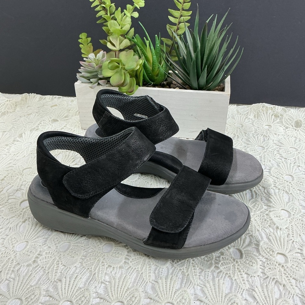 Women's Black and Gray Sandals
